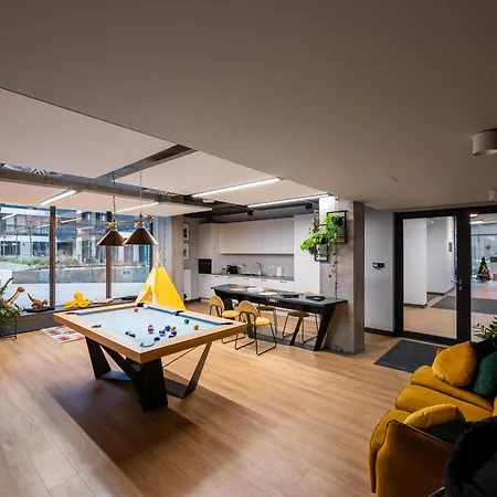 Business Park Cosy Apartment Warsaw Exterior photo